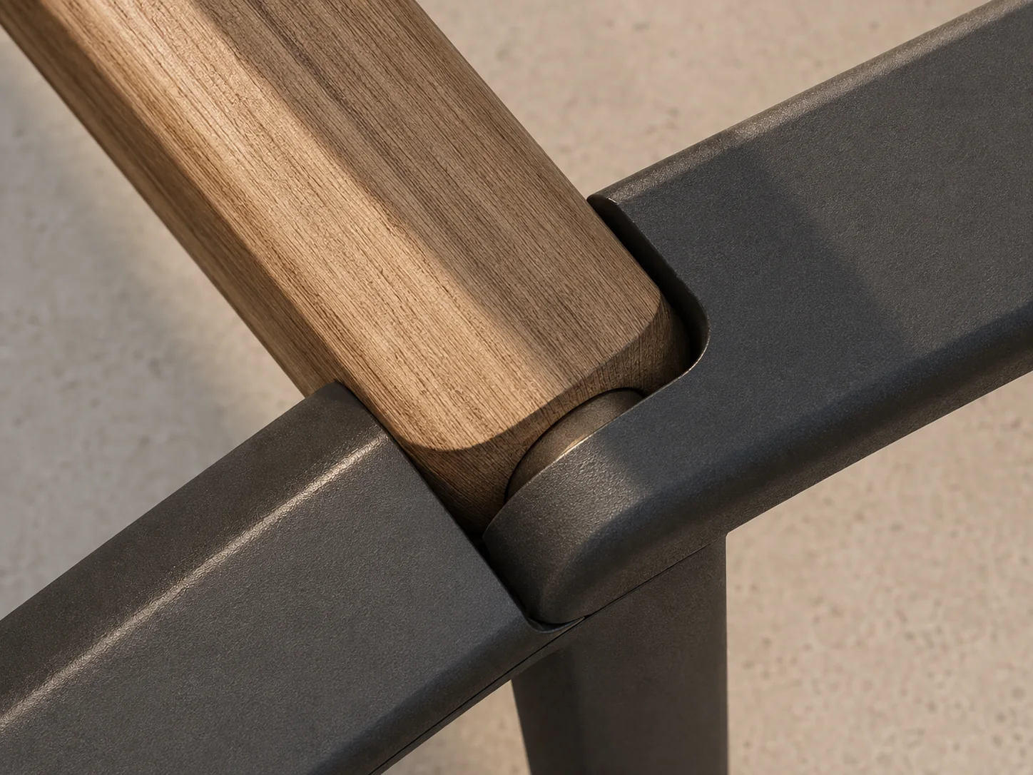 Detail von Teak und Graphitverbindung